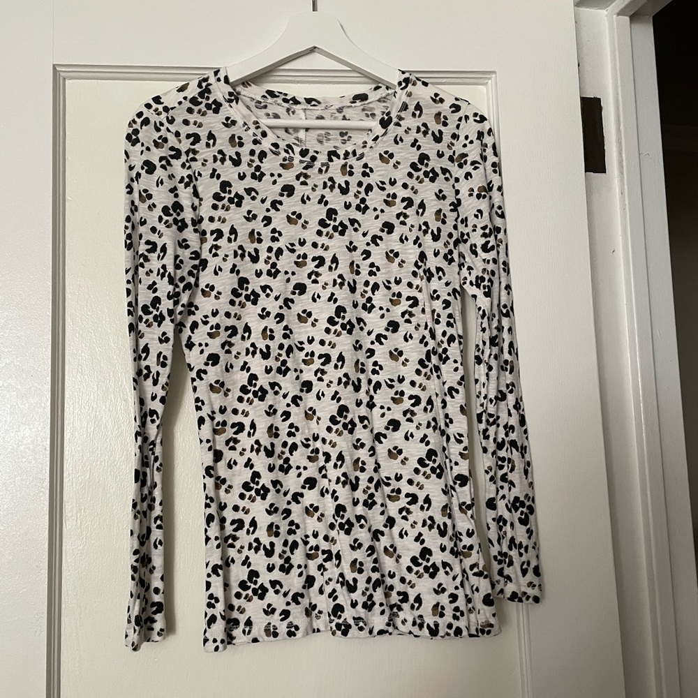 Caslon long sleeve leopard tee